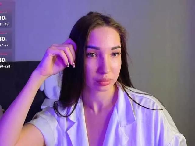 Cling to live show with MiLaHHa from BongaCams 