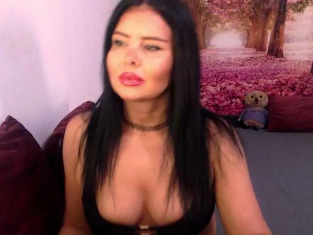 Cling to live show with sofialiuba from BongaCams 