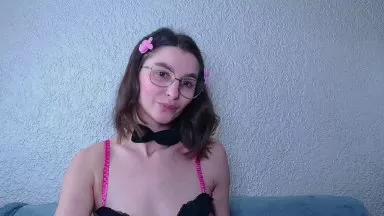 Cling to live show with Erica_smile from Cam4 