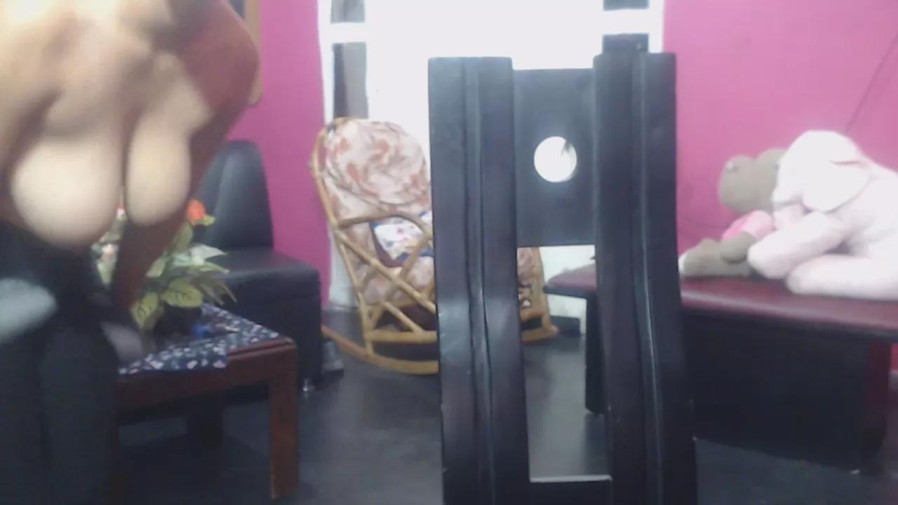 Cling to live show with khloesweet77 from Cam4 