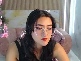 Cling to live show with charlottelabouffs from CamSoda 