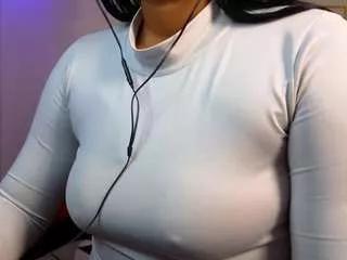 Cling to live show with ivette-blake from CamSoda 