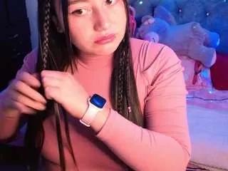 Cling to live show with julixxxx69 from CamSoda 