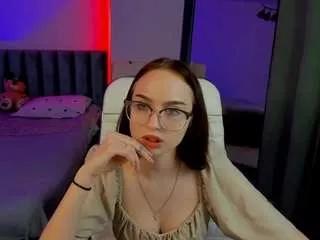 Cling to live show with monikalee from CamSoda 