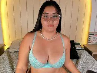 Cling to live show with sofii-lopezz from CamSoda 