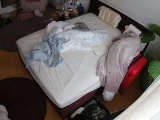 Cling to live show with voyeurcam-julmodels-whitebed-5 from CamSoda 