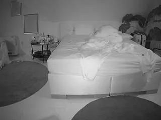 Cling to live show with voyeurcam-julmodels-whitebed-6 from CamSoda 