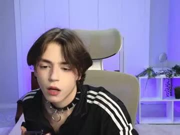 Cling to live show with b0y_fantasy from Chaturbate 