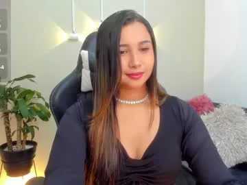 Cling to live show with cloewilliamsxx from Chaturbate 