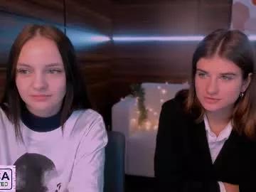 Cling to live show with emili_beauty from Chaturbate 