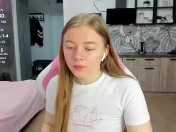 Cling to live show with eva_tomiok from Chaturbate 