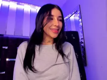 Cling to live show with leiawong from Chaturbate 