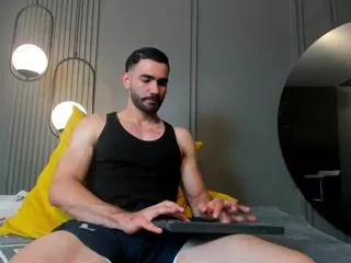 Cling to live show with austin_bolt from Flirt4Free 