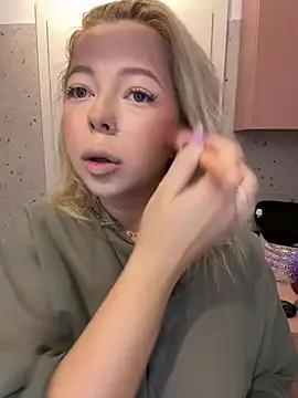 Cling to live show with DaenerysDrogo from StripChat 