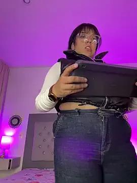 Cling to live show with Kylie2211 from StripChat 