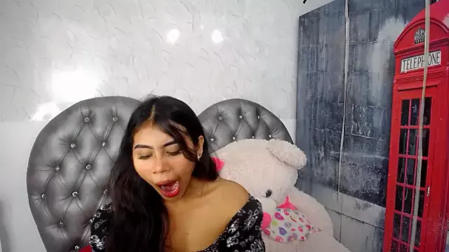 Cling to live show with sexy_pocahontas18 from StripChat 