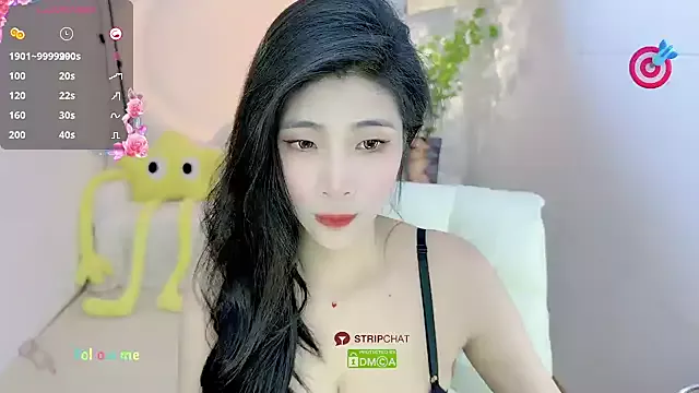 Cling to live show with Vaidurya-Yolo from StripChat 